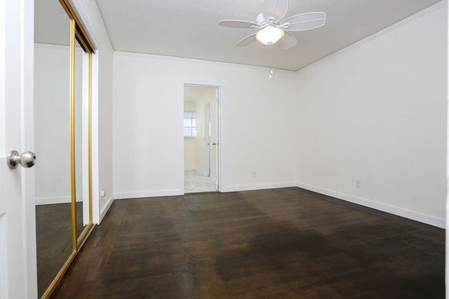 Building Photo - Remodeled 3bed 2 bath Single Family home