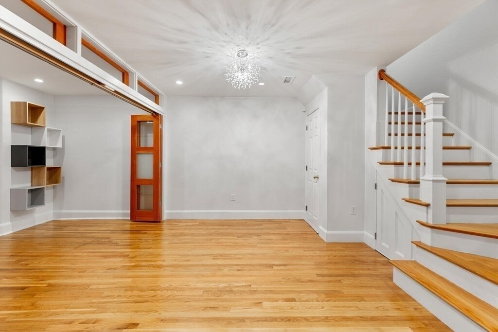 Building Photo - 270 Beacon St