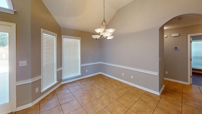 Building Photo - 860 Autumn Ridge Rd