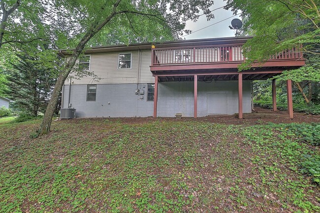 Building Photo - 680 Elk Dr