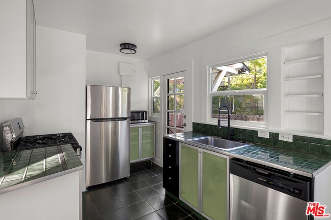 Building Photo - 4316 Kingswell Ave