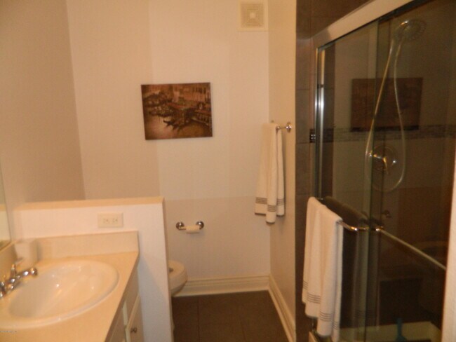 Building Photo - 13810 Sutton Park Dr N