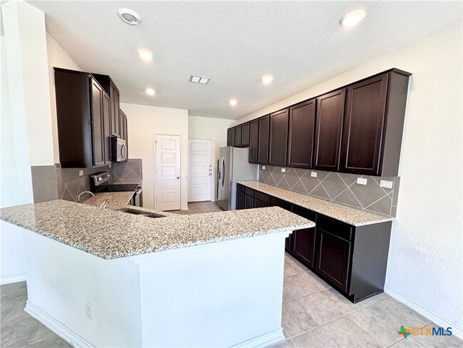 Building Photo - 629 Pond Springs