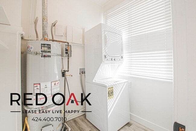 Building Photo - 330 N Genesee Ave