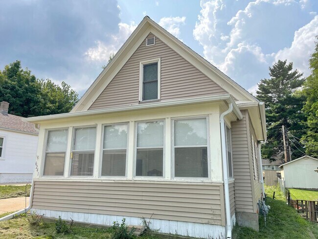 Building Photo - Great Benson area house $1595