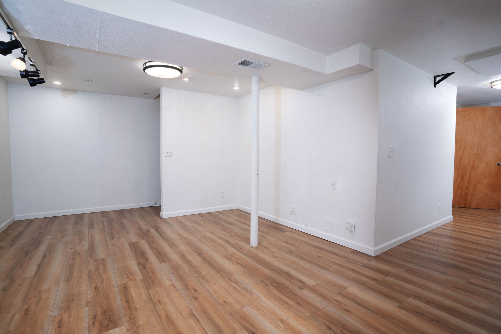 Building Photo - 1428 Josephine St