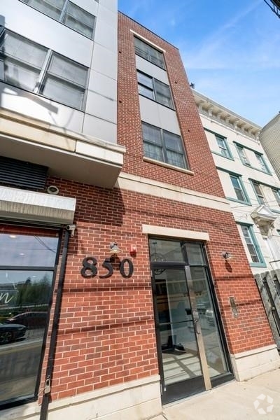 Building Photo - 850 Newark Ave