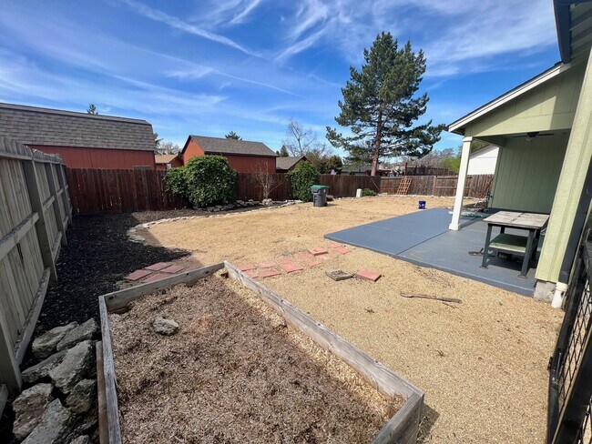 Building Photo - 1548 Inverness Dr