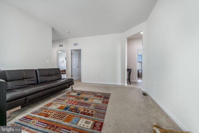 Building Photo - 309 Boxelder Dr