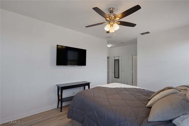 Building Photo - 9130 Spring Mountain Way
