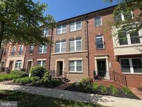 Building Photo - 233 Parkview Ave