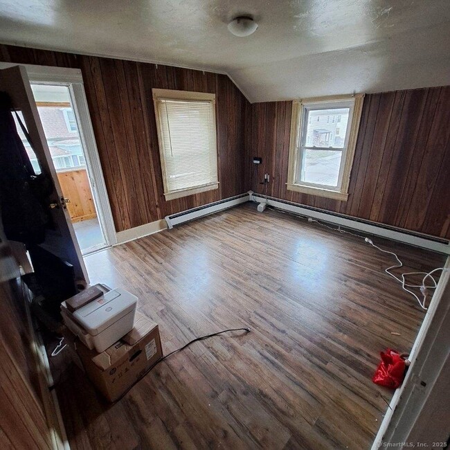 Building Photo - 68 Battey St