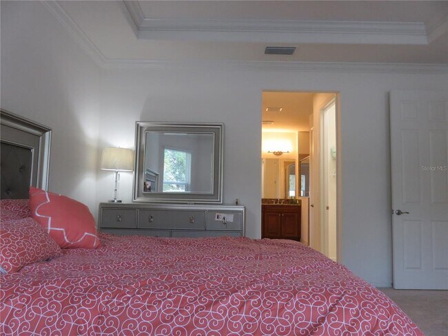 Building Photo - 8811 Citrus Palm Dr