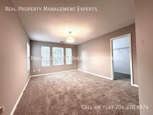 Building Photo - 14034 Pinyon Pine Ln