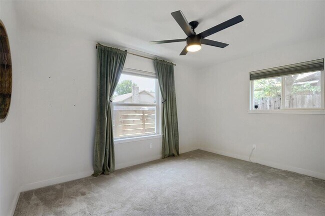 Building Photo - 1602 Thornridge Rd