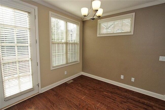 Building Photo - 7605 Lowery Oak Dr
