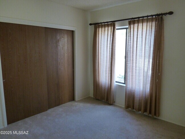 Building Photo - 5110 N Placita Del Lazo