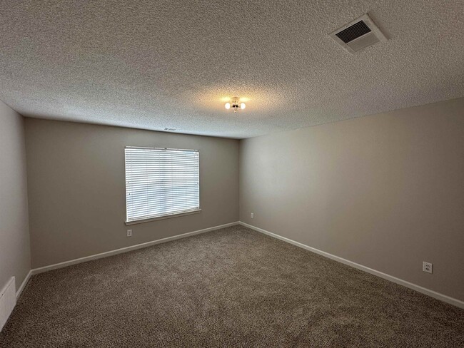 Building Photo - 5281 Jon Oak Dr