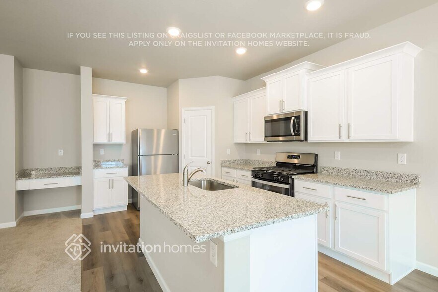 Building Photo - 1055 Long Meadows St