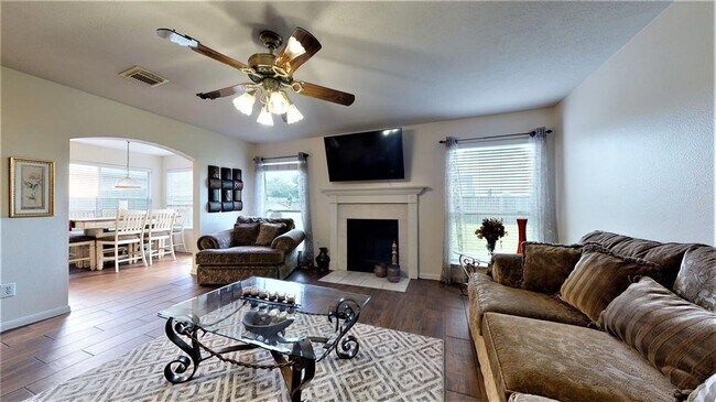 Building Photo - 11703 Pedernales Falls Ln