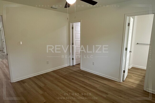 Building Photo - **OPEN HOUSE 08/17 1-3PM** 4 Bed/2 Bath Ho...