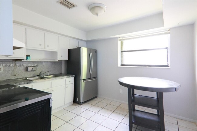 Building Photo - 1321 N 58th Ave
