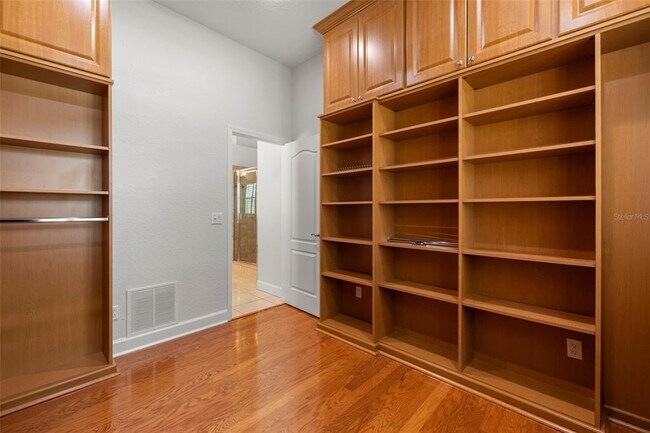 Building Photo - 3916 Valrico Grove Dr