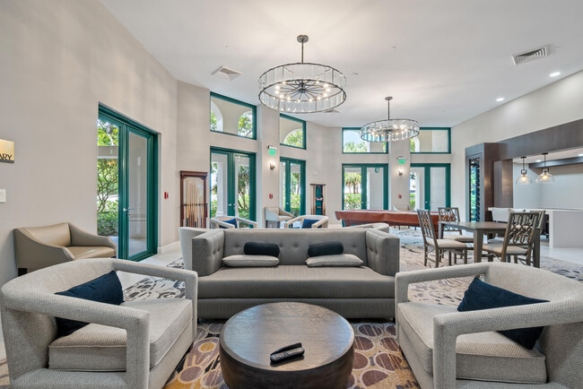 Building Photo - 100 SE 5th Ave