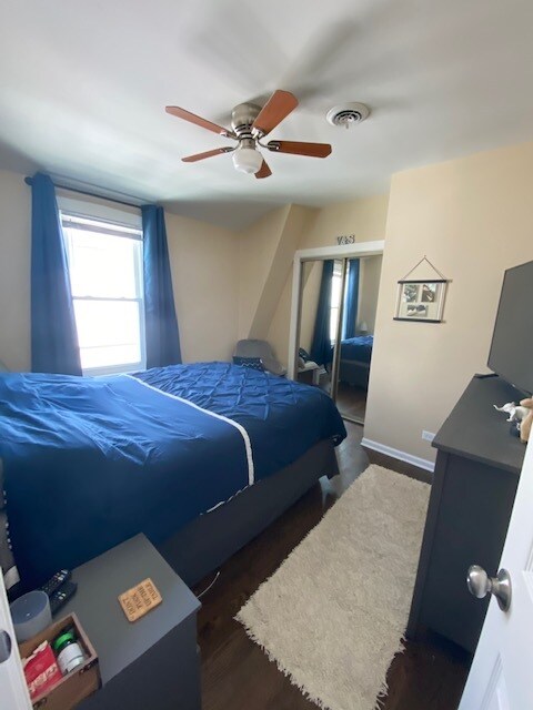 Building Photo - 5546 N Marmora Ave