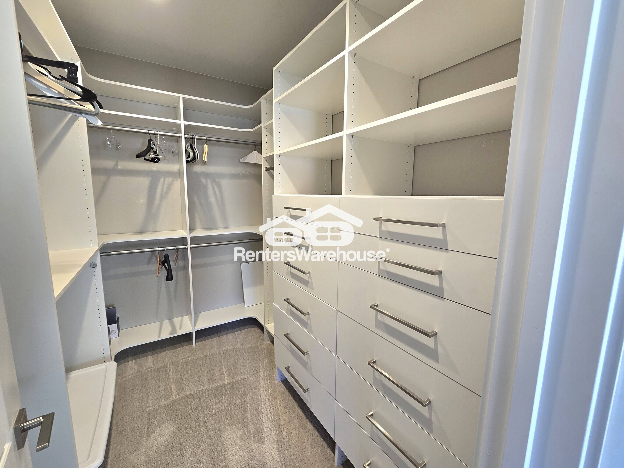 Building Photo - 9065 Southurst St