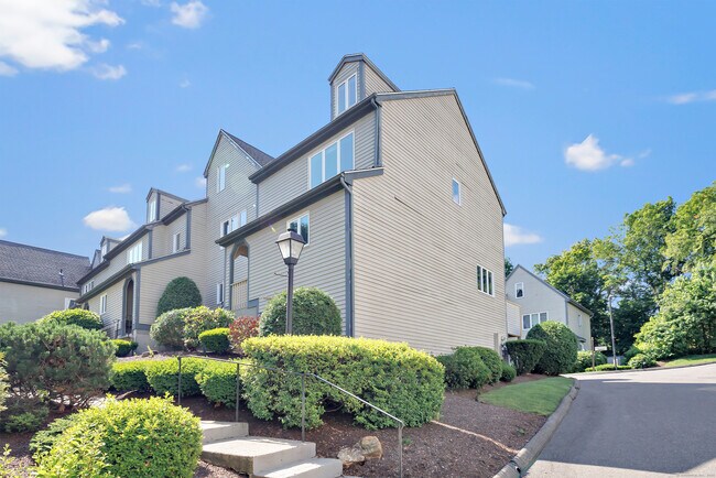 Building Photo - 66 Westview Terrace
