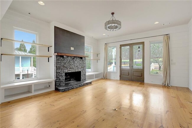 Building Photo - 10559 Serenbe Ln