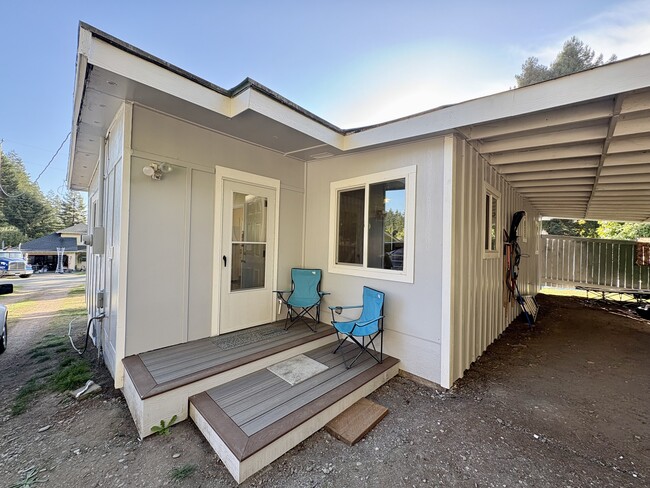 Building Photo - 620 Meadow Ln