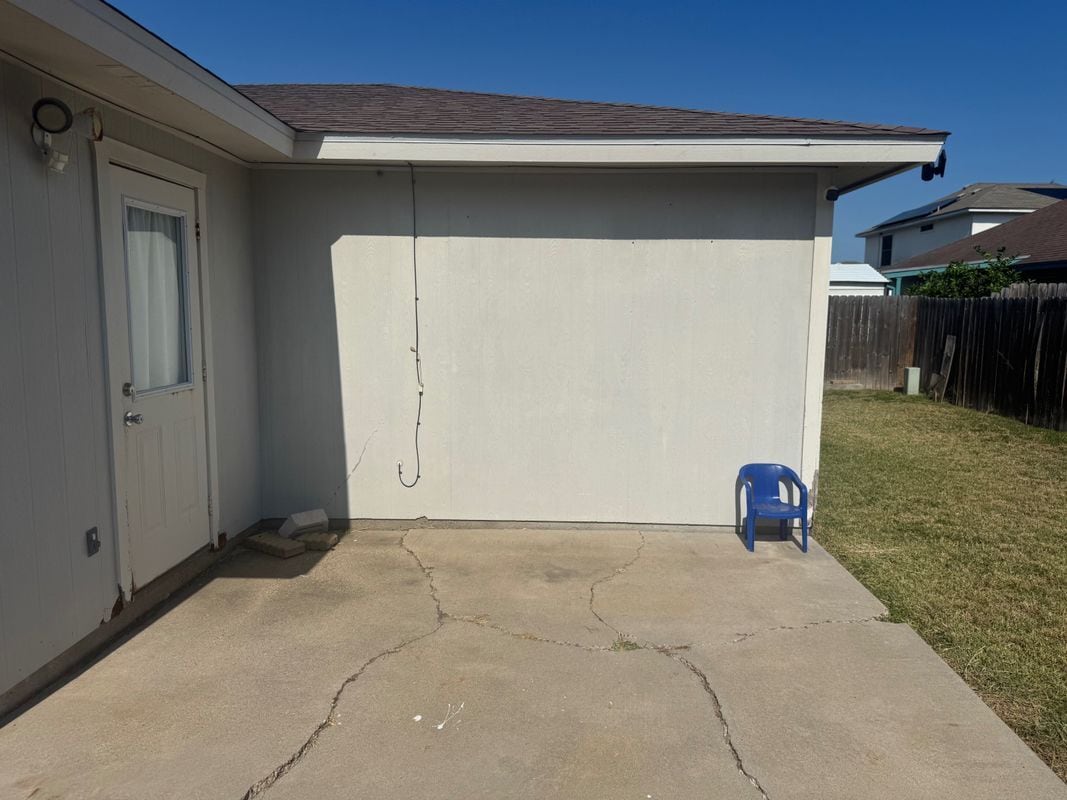 Building Photo - 7806 Grizzley Dr