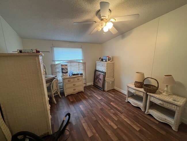 Building Photo - AVAILABLE LATE-FEBRUARY 2026! (Pet Friendly)