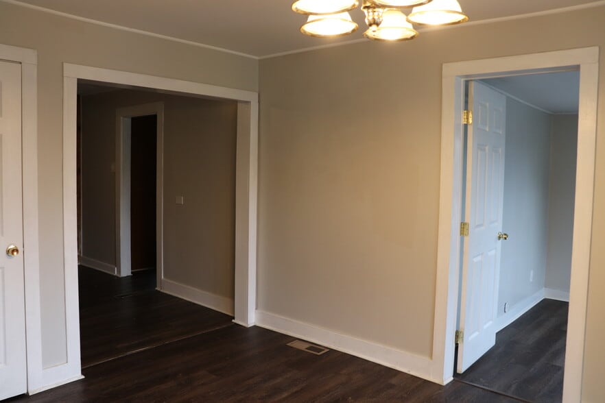 Building Photo - 10075 Westland Dr