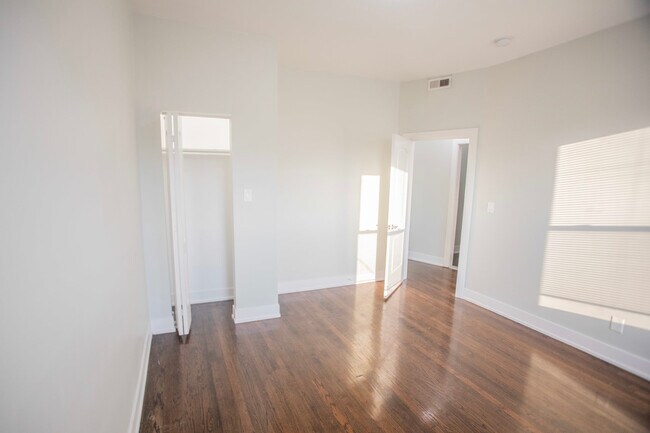 Building Photo - 6434 S Eberhart Ave