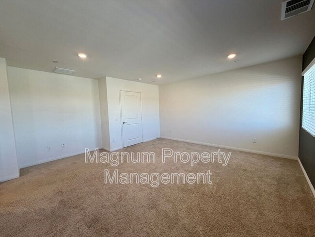 Building Photo - 26564 Rosebay Way