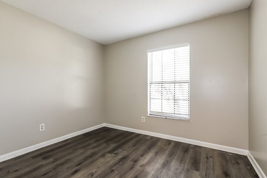 Building Photo - 1421 Peachfield Dr