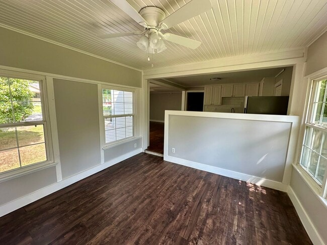 Building Photo - 312 Cooper St