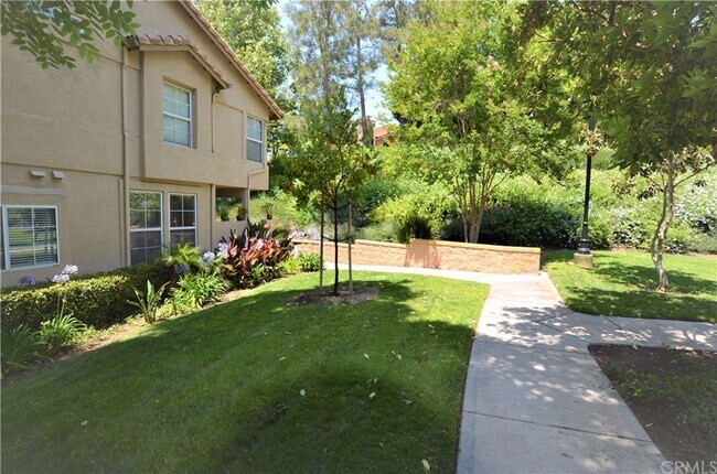 Building Photo - 79 Waxwing Ln