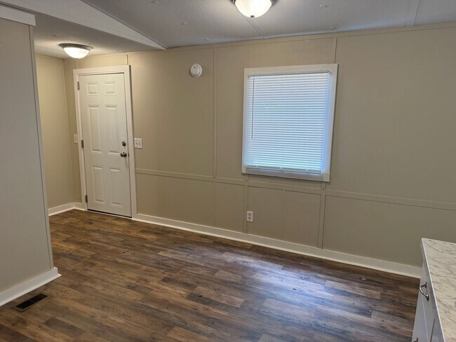 Building Photo - NEWLY UPDATED Two Bedroom Home in Troutman!!