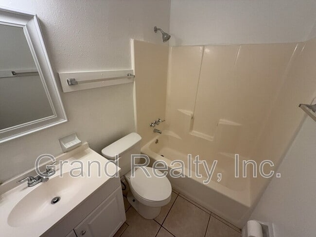 Building Photo - 4146 Charles Cir