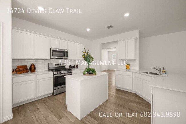 Building Photo - 14724 Devils Claw Trl