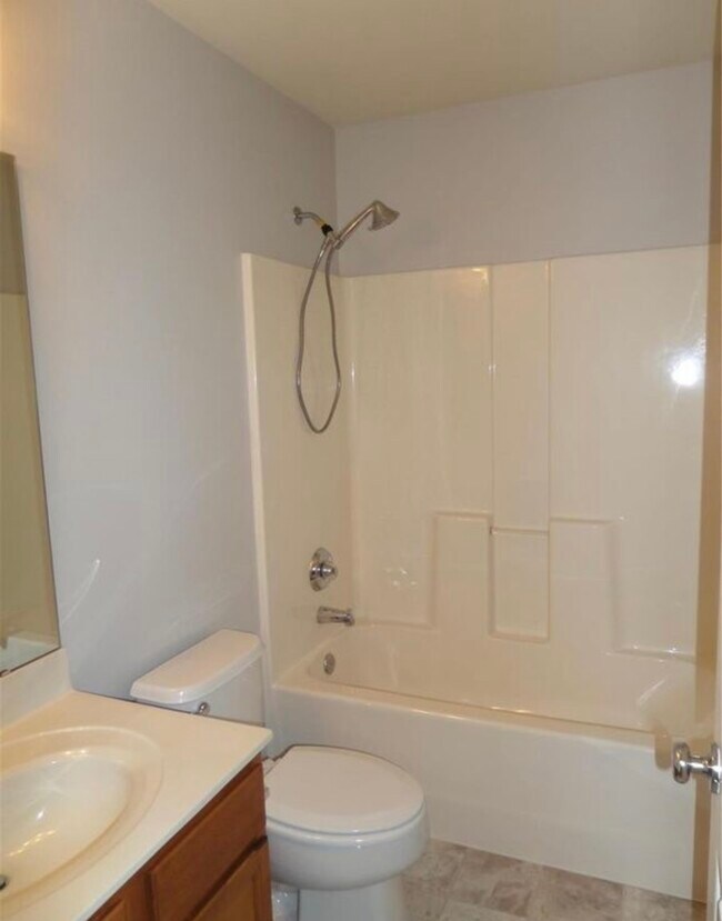 Building Photo - 1219 Ridgeway Dr