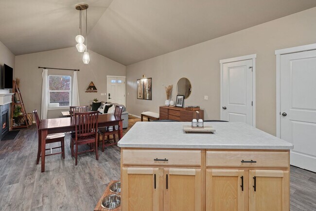Building Photo - 20657 Beaumont Dr