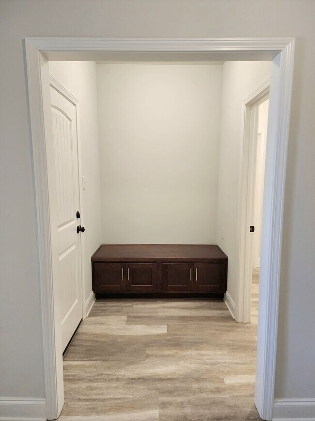 Building Photo - Cypress Gates 3/2 available now!