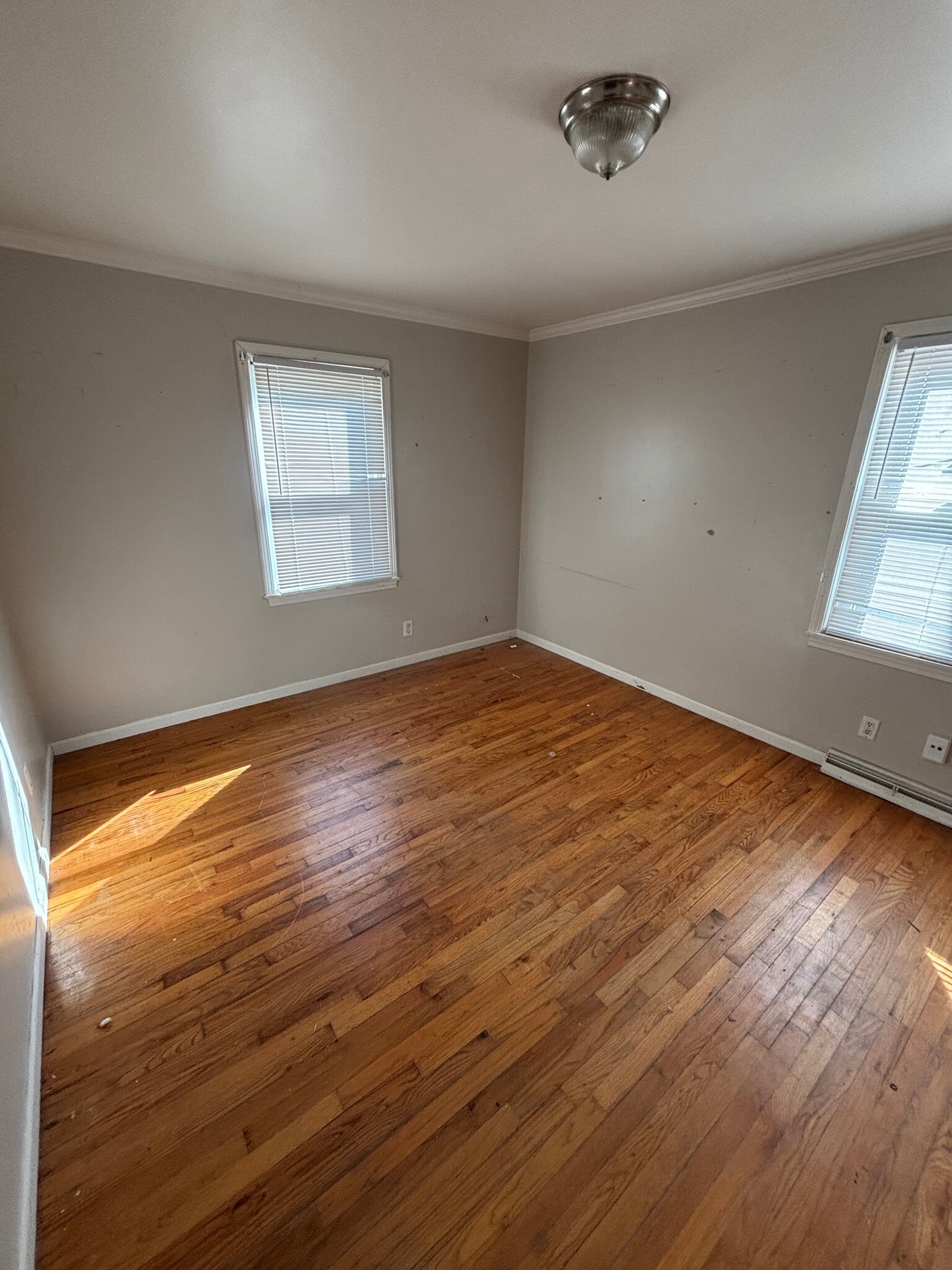 Building Photo - 923 SW 8th Ave