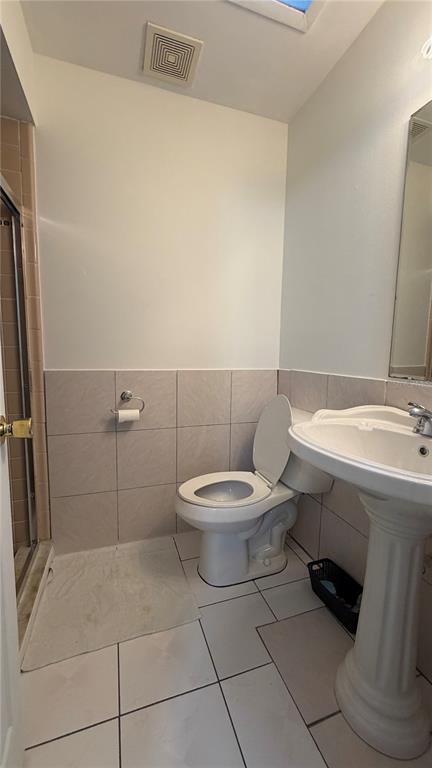 Building Photo - 126 N Observatory Dr