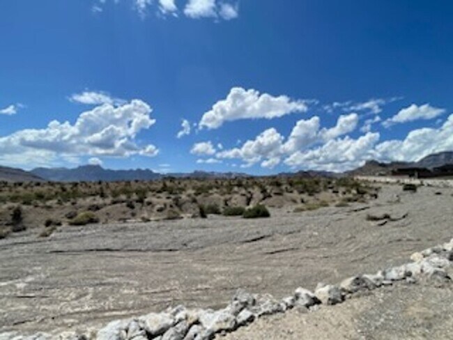 Building Photo - Single story in the exclusive master planned community of Heritage in Stonebridge!